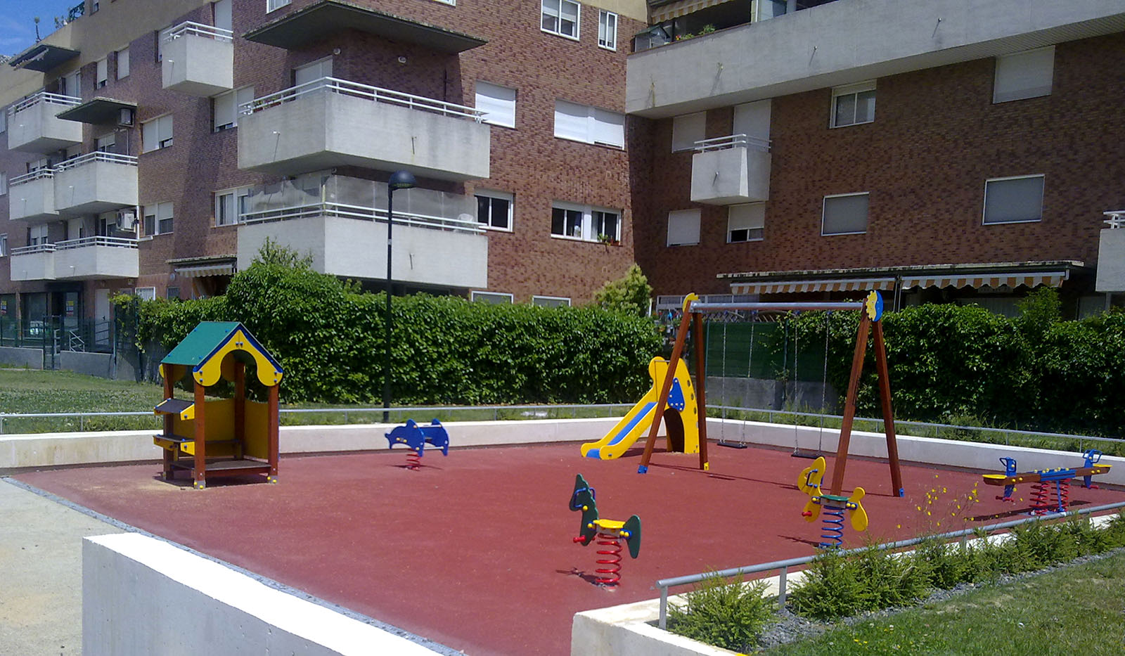 construción de parques infantiles
